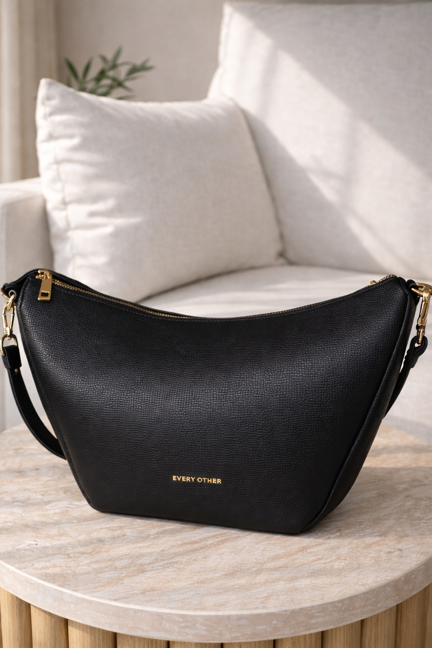 V Line Shoulder Bag - Black